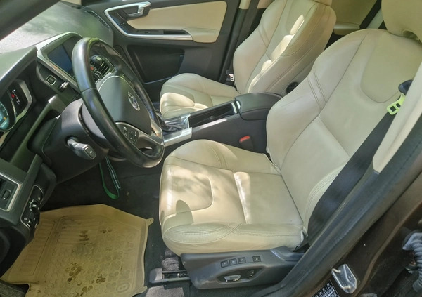 Volvo XC 60 cena 88800 przebieg: 124000, rok produkcji 2014 z Warszawa małe 379